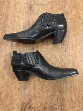 Vintage Dingo black leather western ankle booties Size 7.5 Boho 1980s 1990s